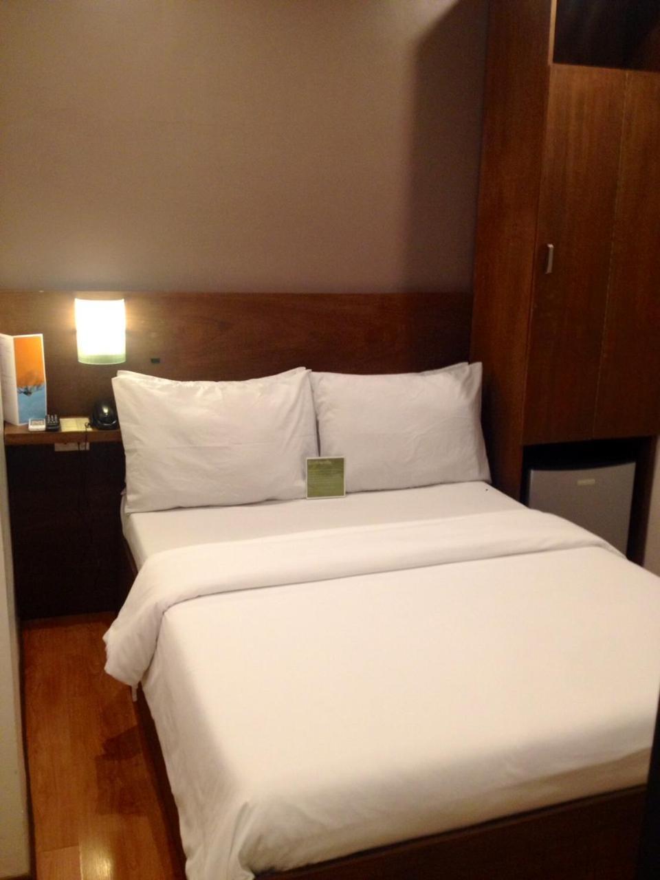 Durban 2* Makati City